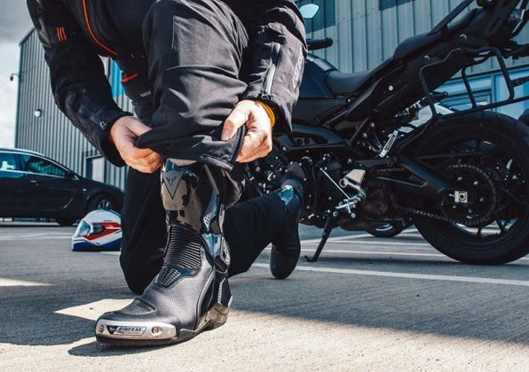 Мотоботинки Dainese – это залог комфорта, качества и стиля!