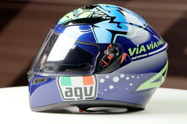 Еще больше мотошлемов AGV ждет тебя в Экипка.Ру