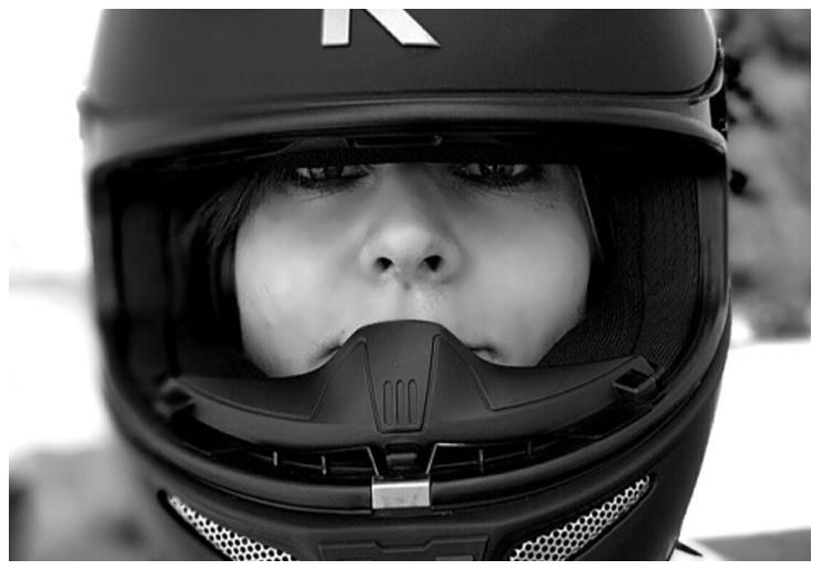 MOTORCYCLE-HELMET-FITTING5.jpg